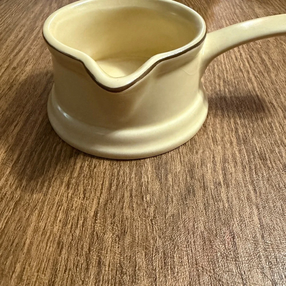 Pfaltzgraff Village Round Gravy Boat Ceramic 8-434 Vintage Kitchenware Stoneware